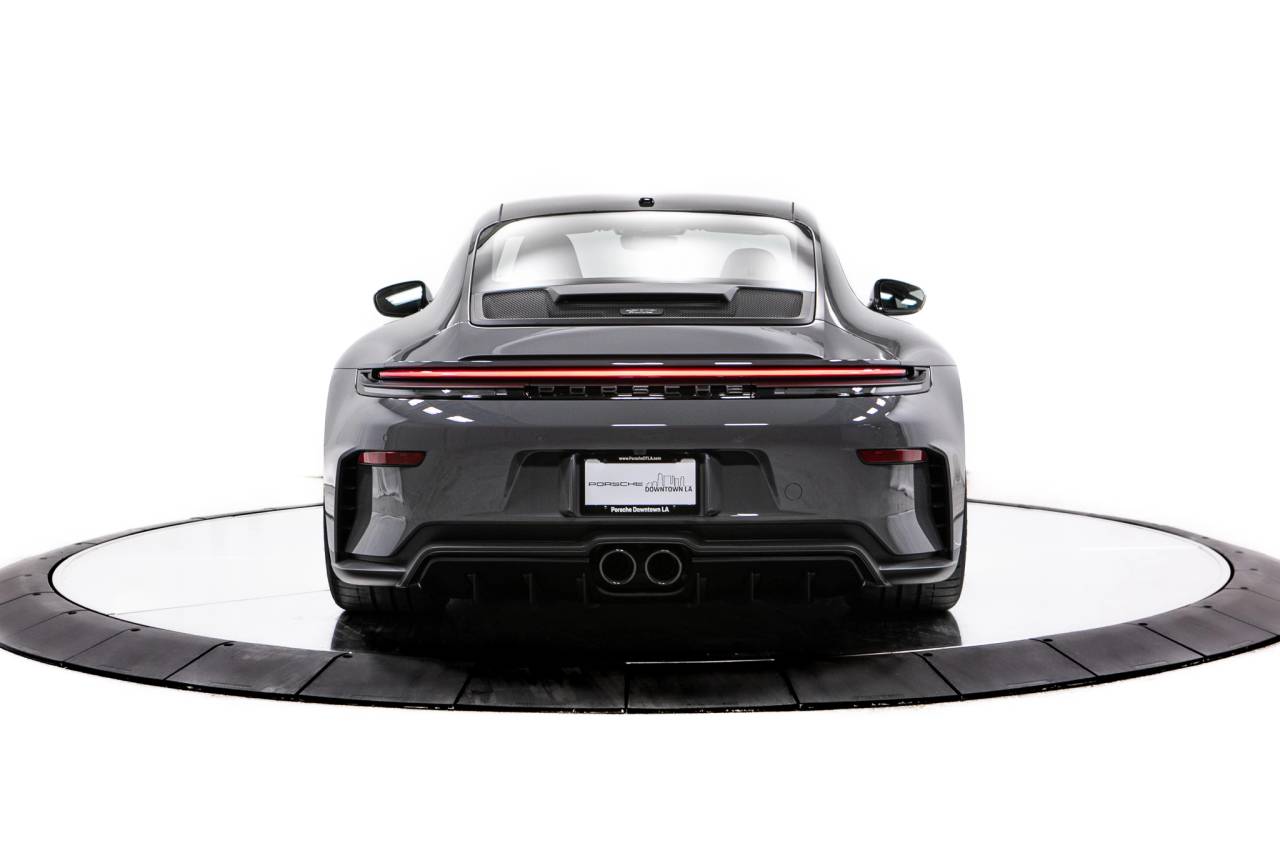 Thumbnail: 2026 Porsche 911 - 6