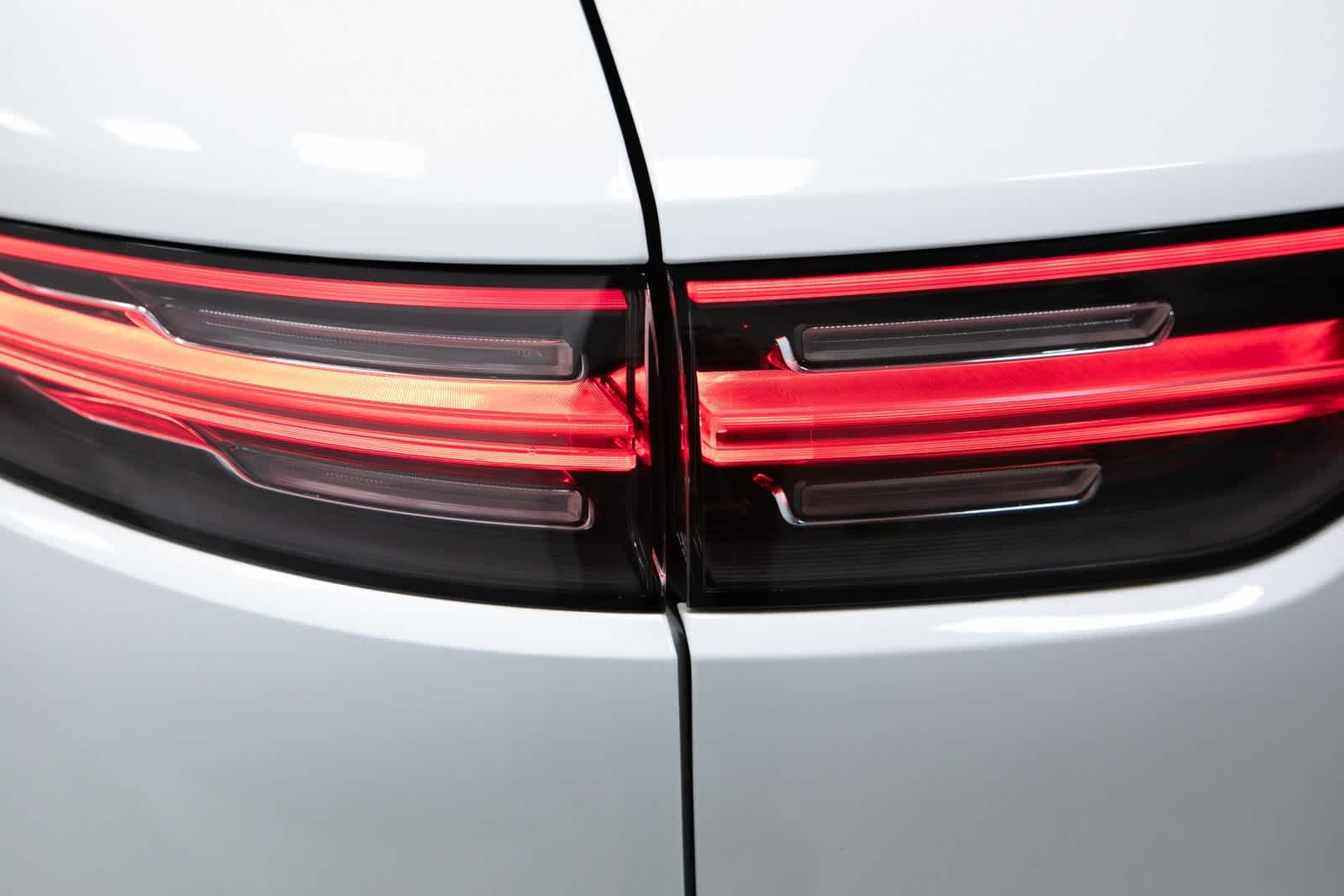 Thumbnail: 2022 Porsche Cayenne - 33