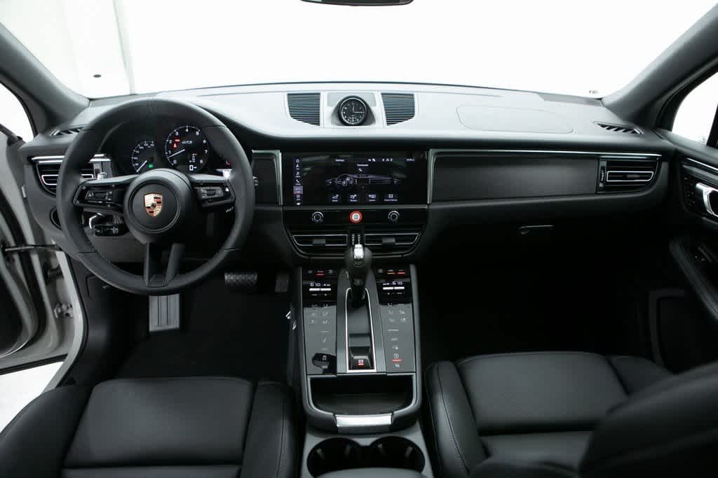 Thumbnail: 2025 Porsche Macan - 13