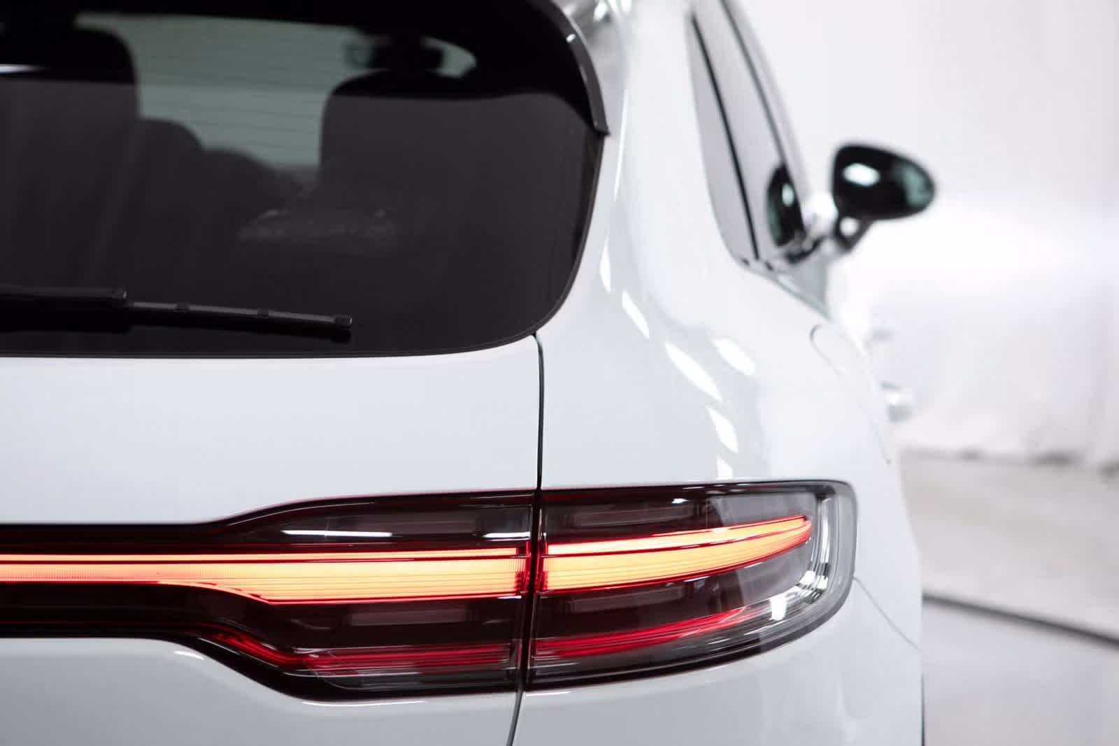 Thumbnail: 2025 Porsche Macan - 37