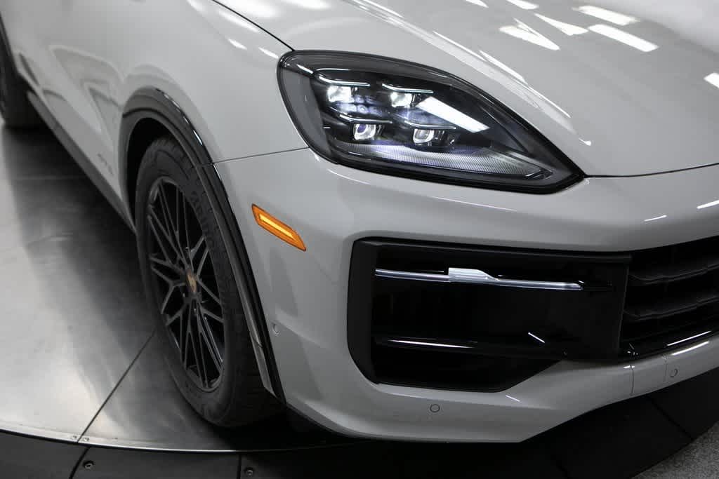 Thumbnail: 2025 Porsche  - 12