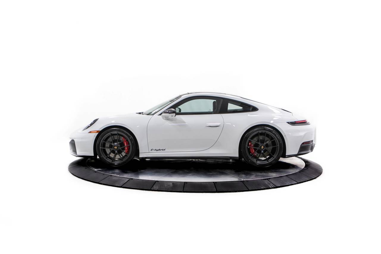 Thumbnail: 2026 Porsche 911 - 2