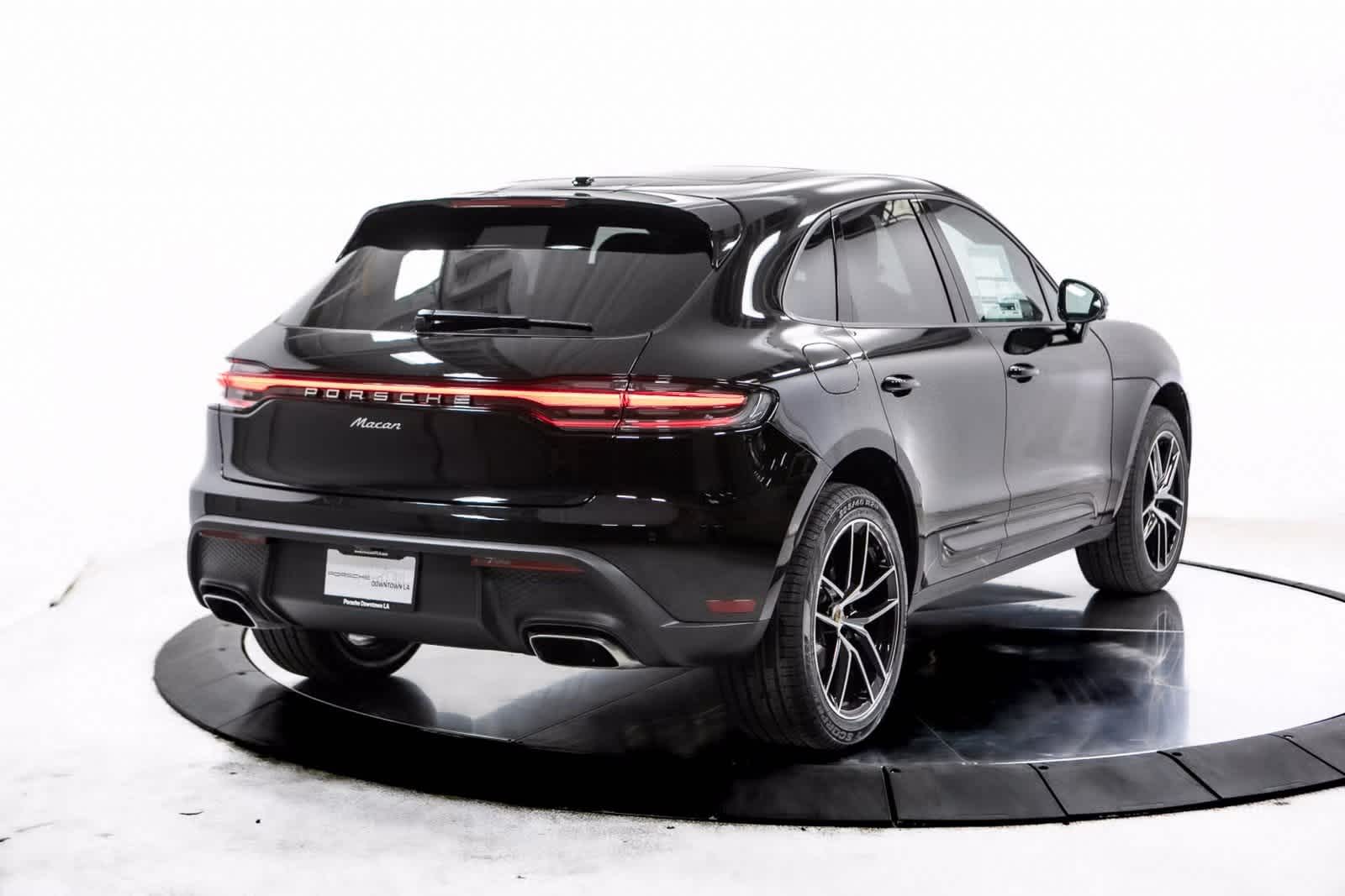Thumbnail: 2025 Porsche Macan - 7