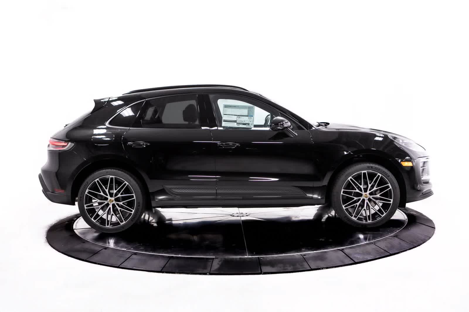 Thumbnail: 2026 Porsche Macan - 8