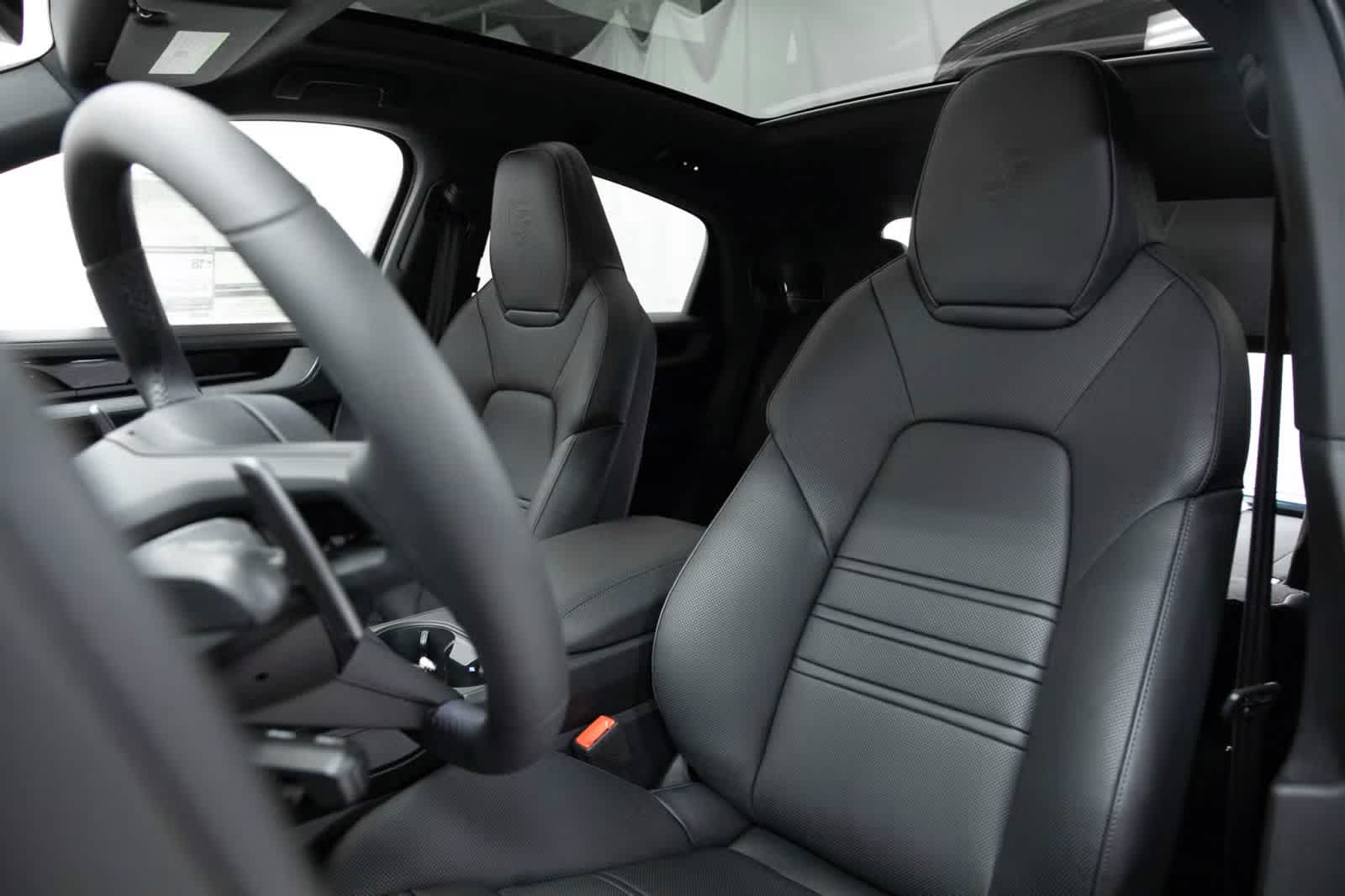 Thumbnail: 2025 Porsche Cayenne - 5