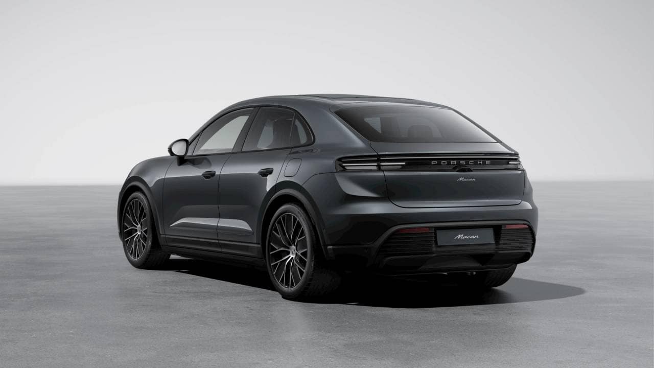 Thumbnail: 2026 Porsche Macan - 3
