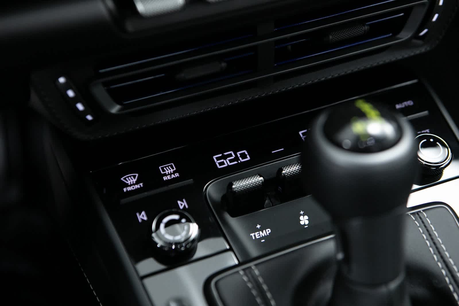 Thumbnail: 2022 Porsche 911 - 22