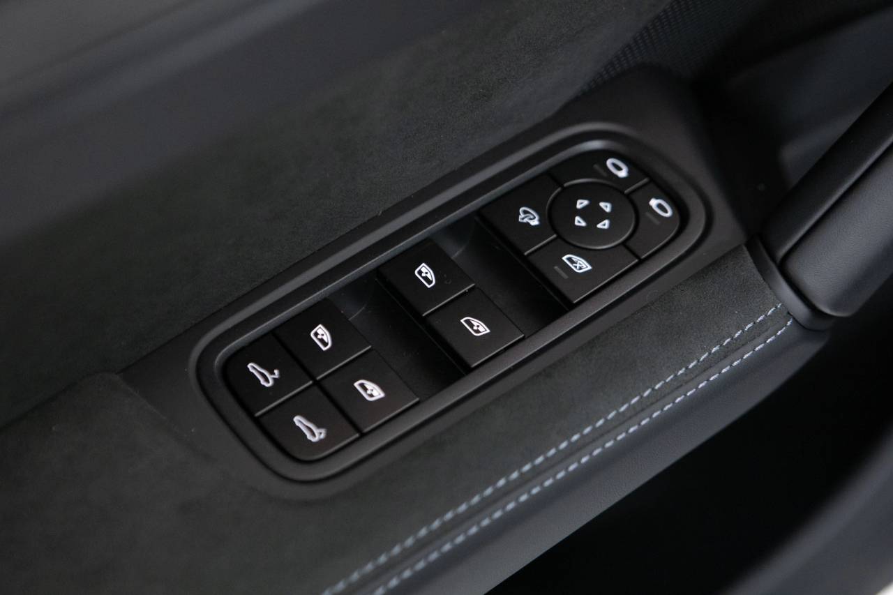 Thumbnail: 2026 Porsche Cayenne - 25