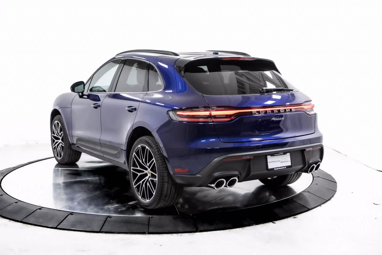 Thumbnail: 2025 Porsche Macan - 3