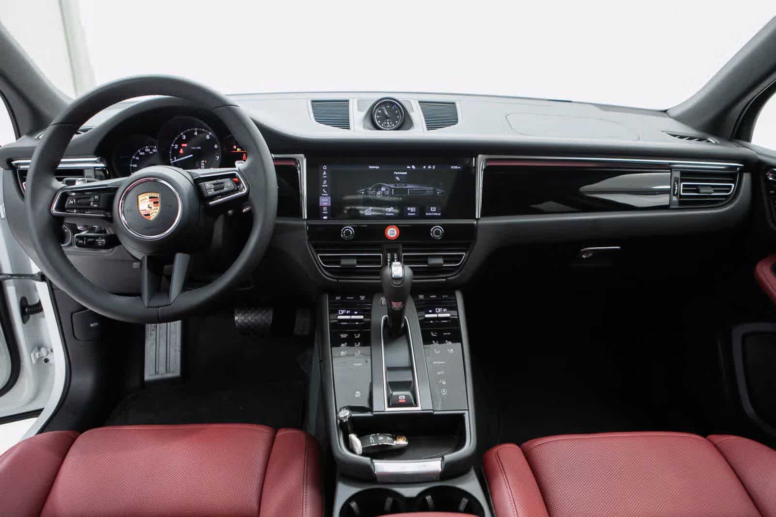 Thumbnail: 2026 Porsche Macan - 13