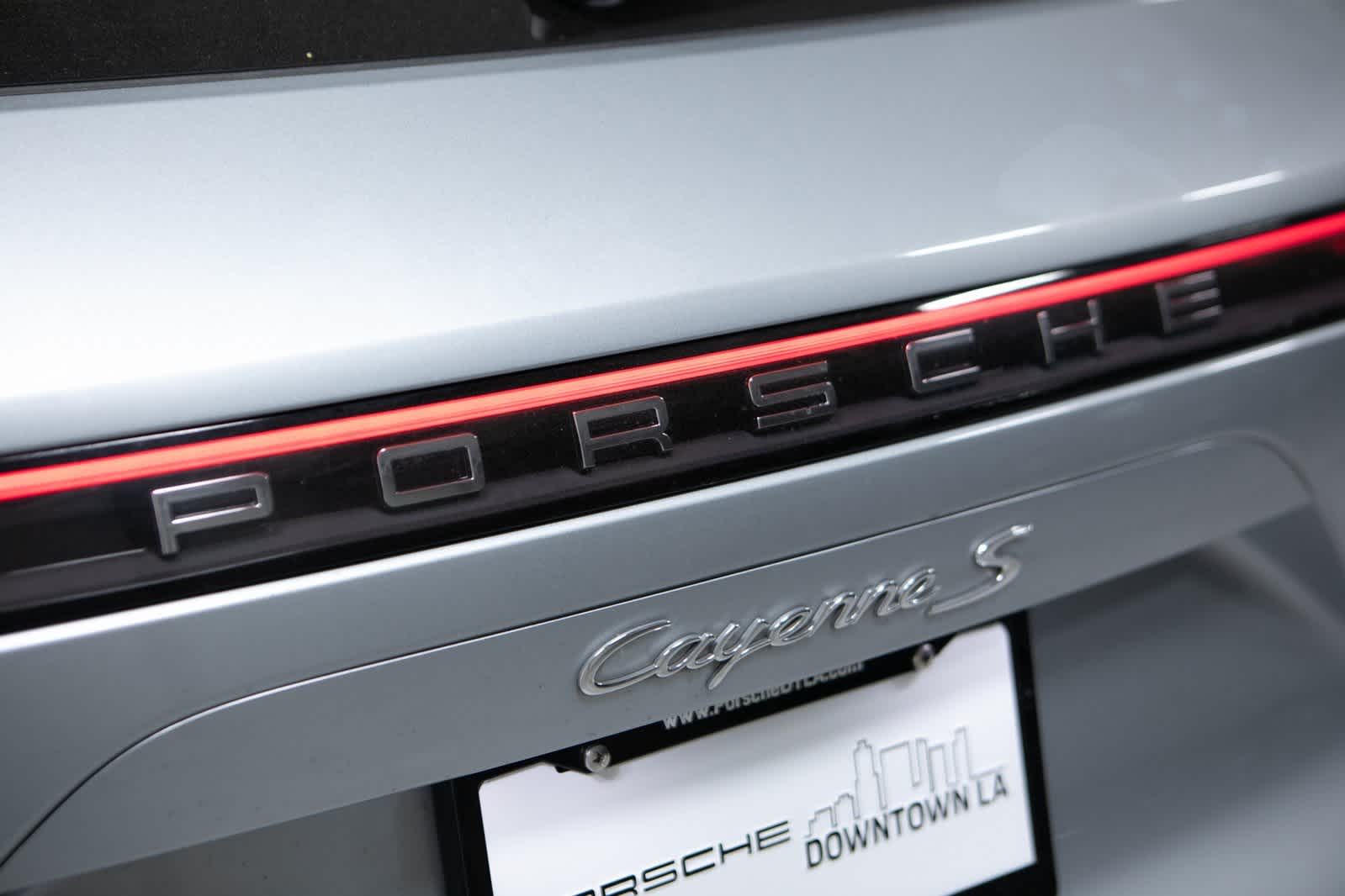 Thumbnail: 2022 Porsche Cayenne - 35