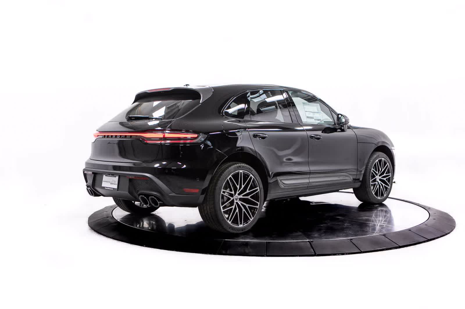 Thumbnail: 2026 Porsche Macan - 7
