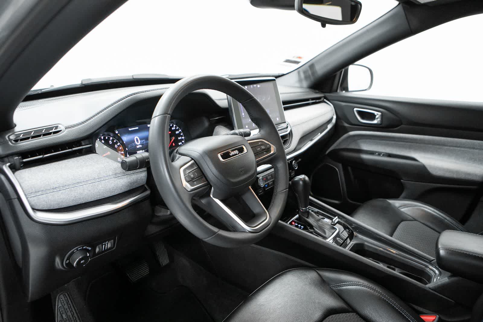 Thumbnail: 2023 Jeep Compass - 4