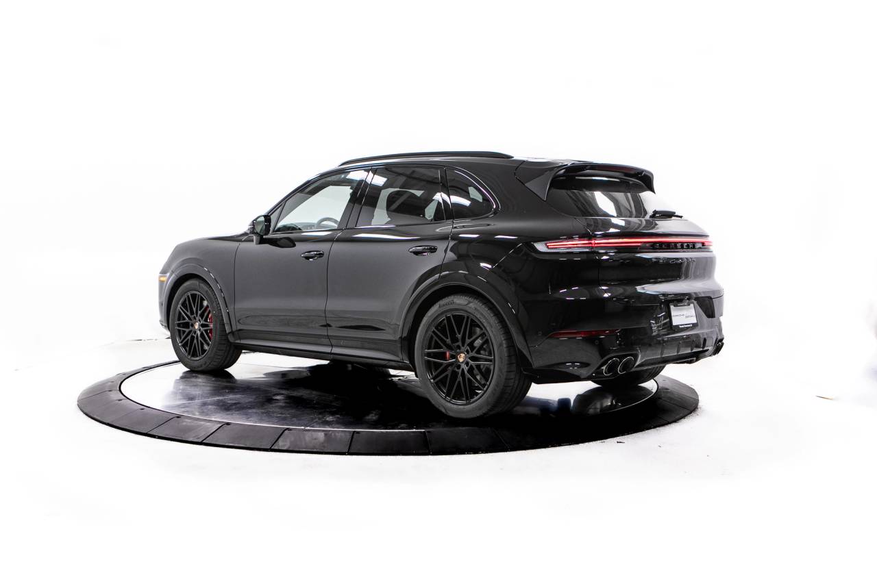 Thumbnail: 2026 Porsche Cayenne - 3