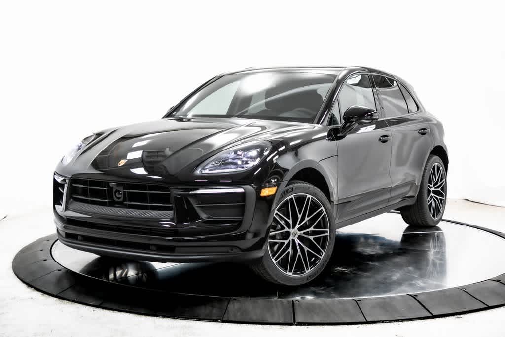 Thumbnail: 2025 Porsche Macan - 1
