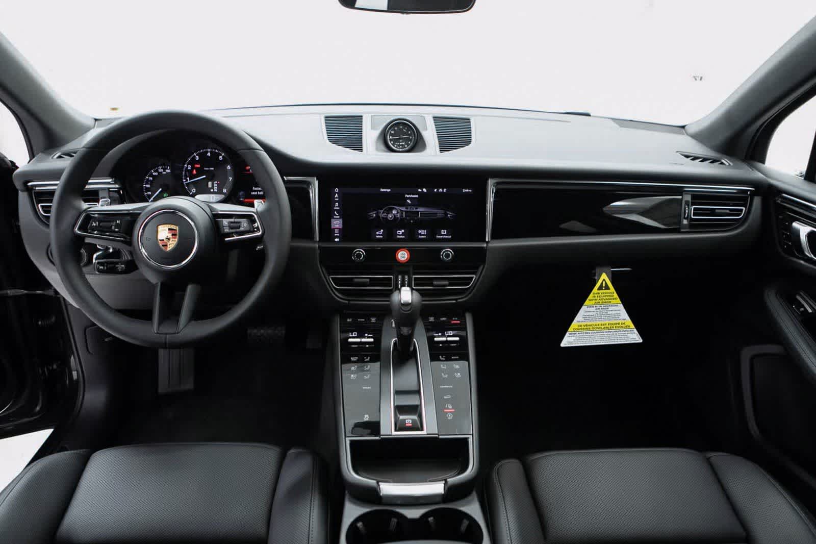 Thumbnail: 2026 Porsche Macan - 13