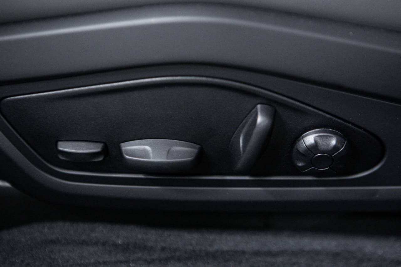 Thumbnail: 2026 Porsche Taycan - 24