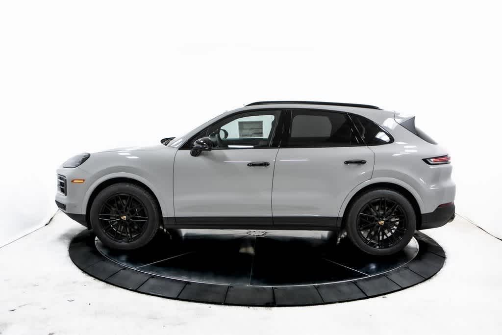 Thumbnail: 2025 Porsche Cayenne - 2