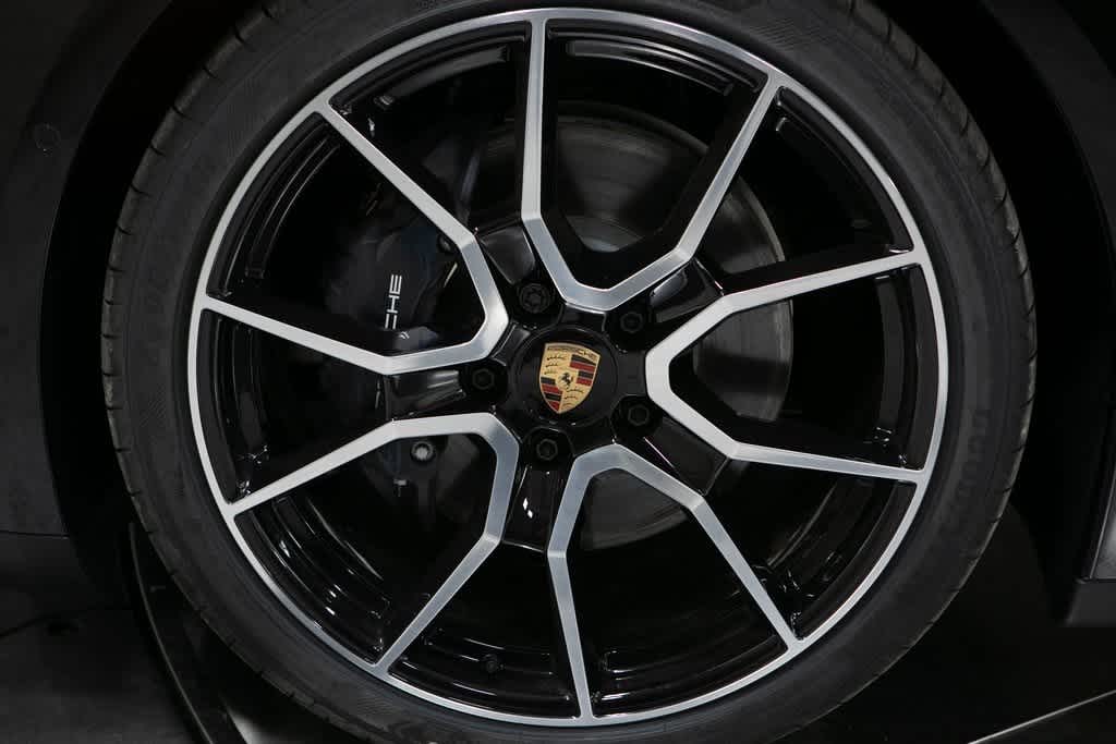 Thumbnail: 2025 Porsche Taycan - 11