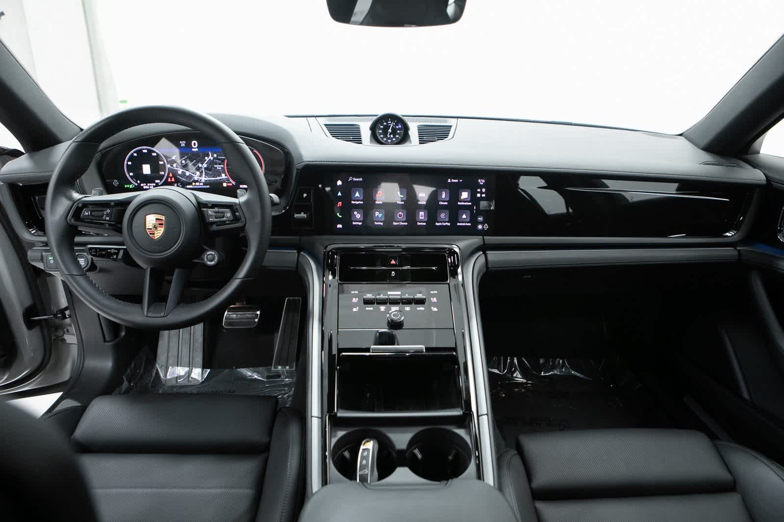 Thumbnail: 2025 Porsche Panamera - 13