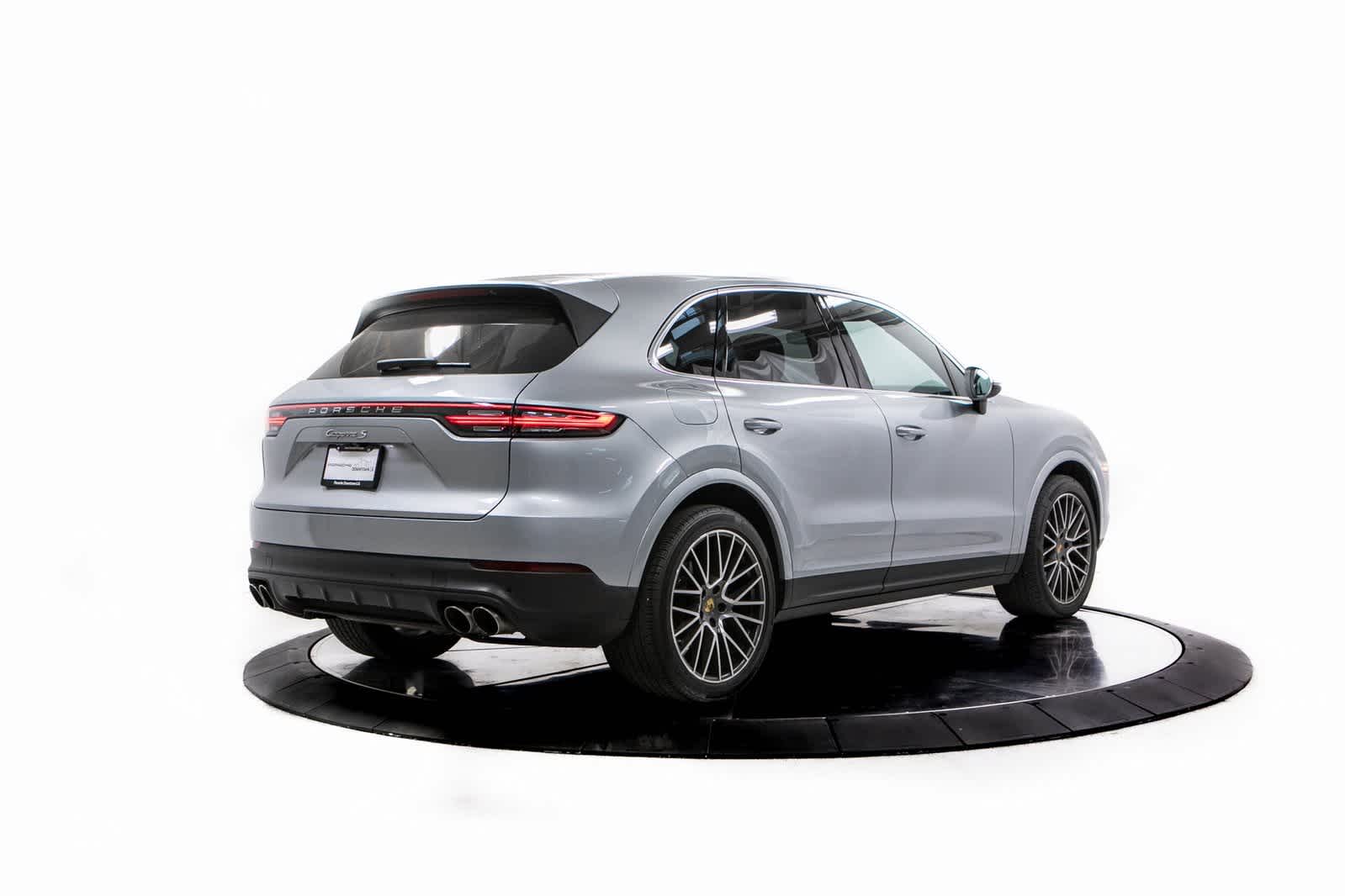 Thumbnail: 2022 Porsche Cayenne - 7