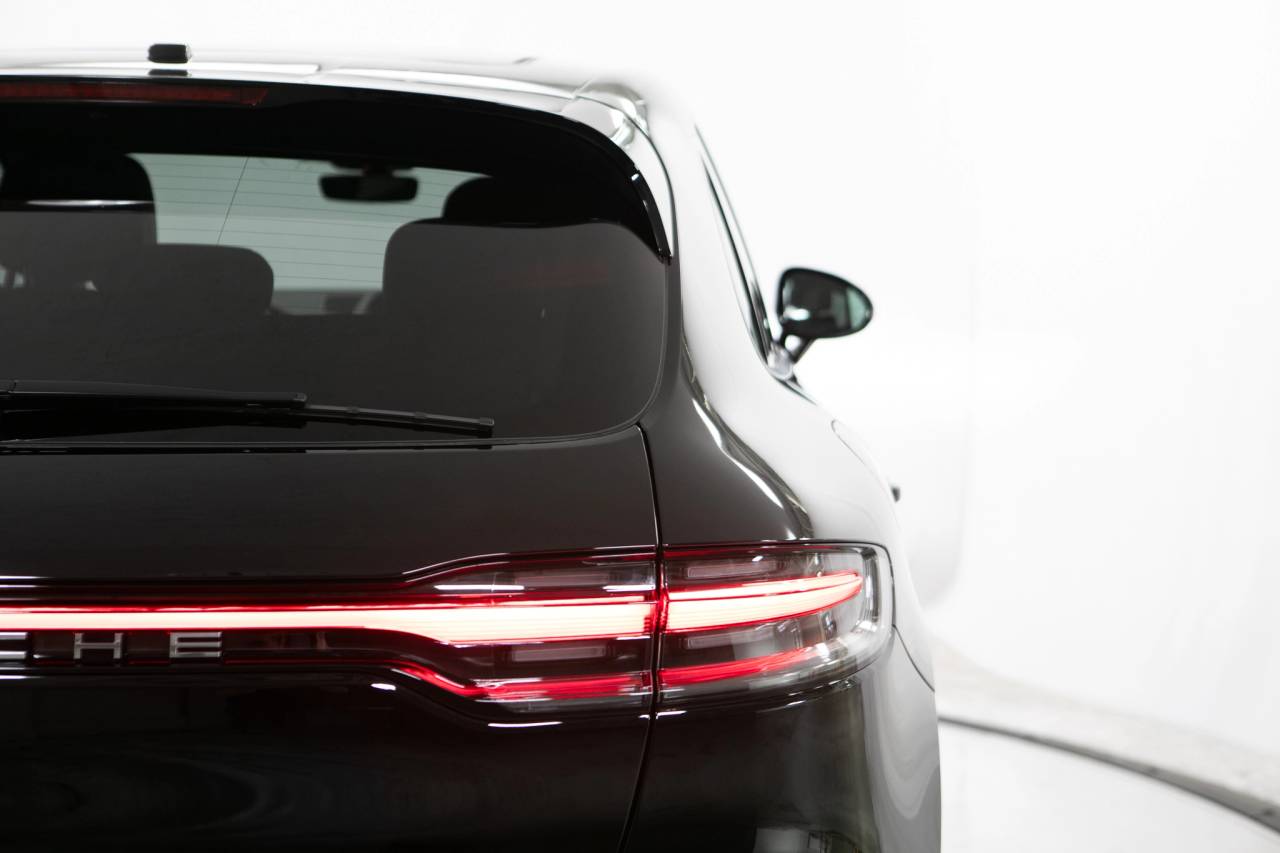 Thumbnail: 2026 Porsche Macan - 18