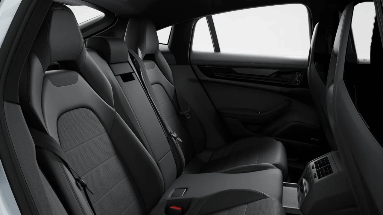 Thumbnail: 2026 Porsche Panamera - 11