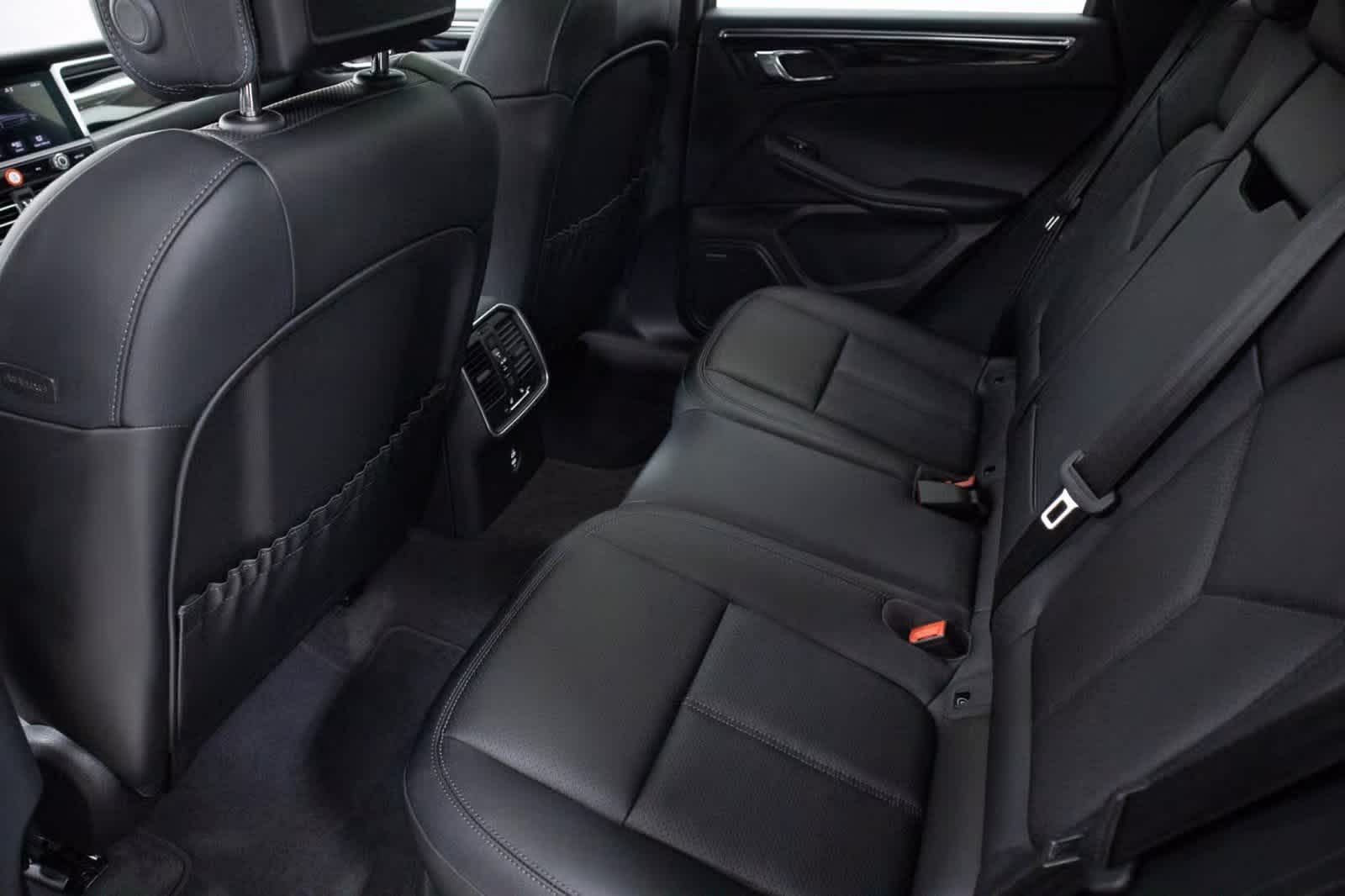 Thumbnail: 2025 Porsche Macan - 28