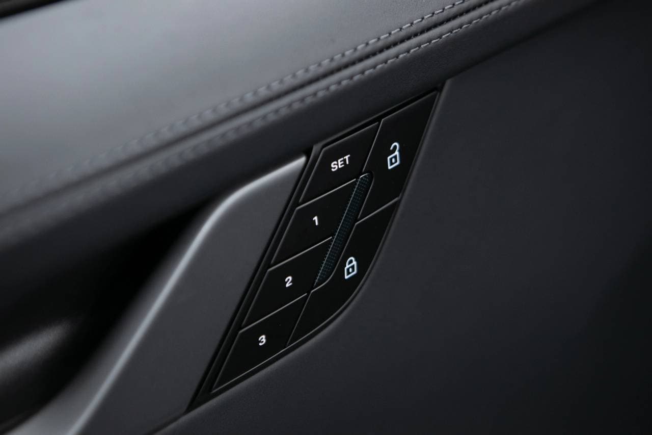 Thumbnail: 2026 Porsche 911 - 25