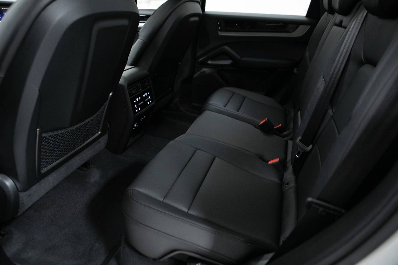 Thumbnail: 2026 Porsche Cayenne - 35
