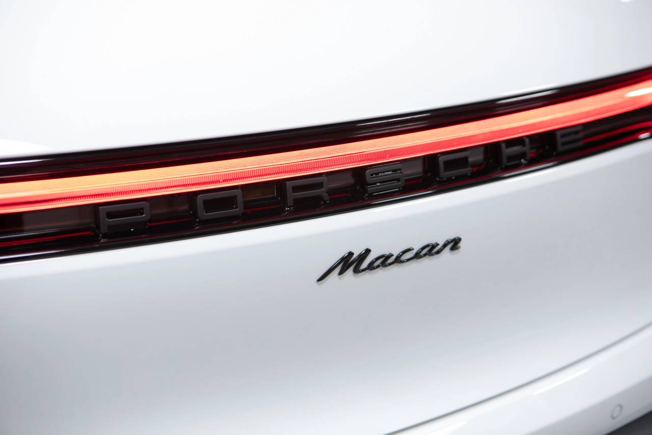 Thumbnail: 2026 Porsche Macan - 15