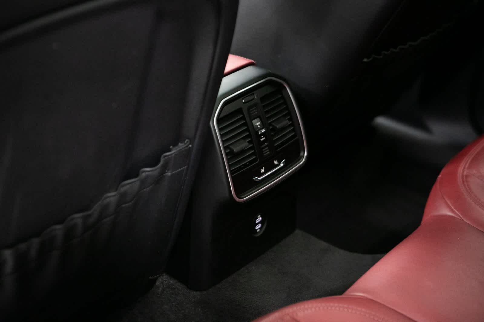 Thumbnail: 2024 Porsche Macan - 29