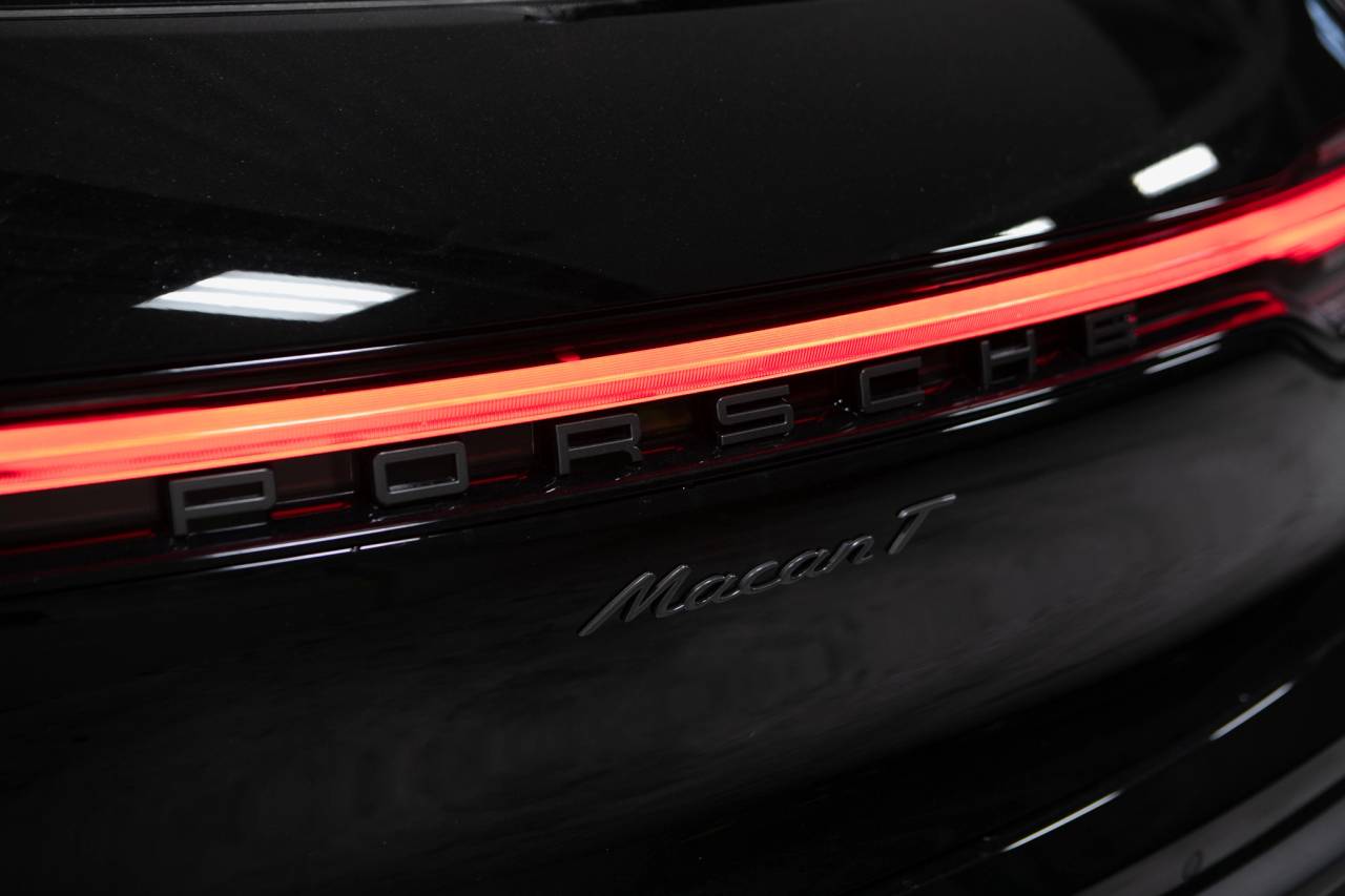 Thumbnail: 2026 Porsche Macan - 15