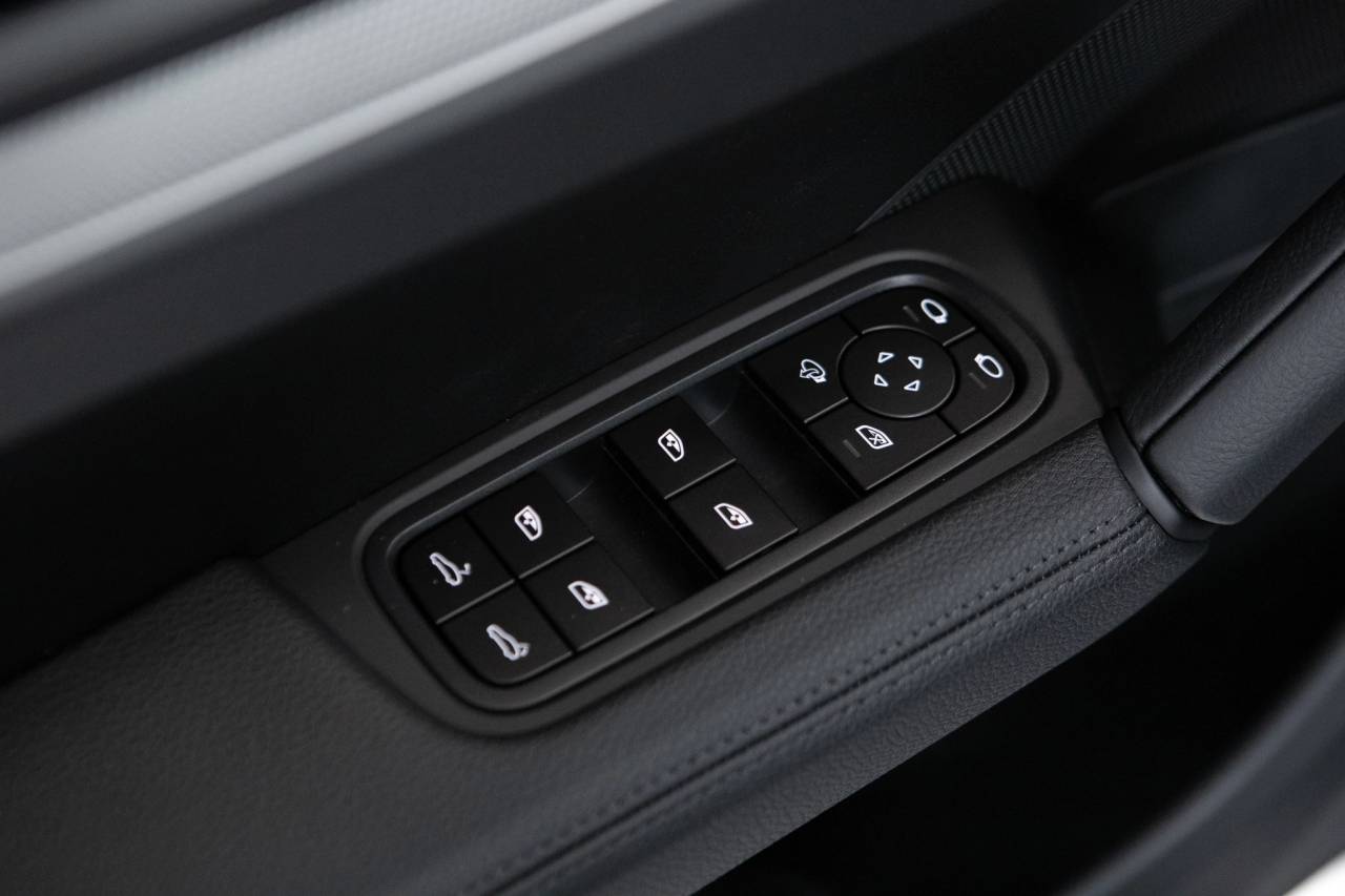 Thumbnail: 2026 Porsche Cayenne - 25