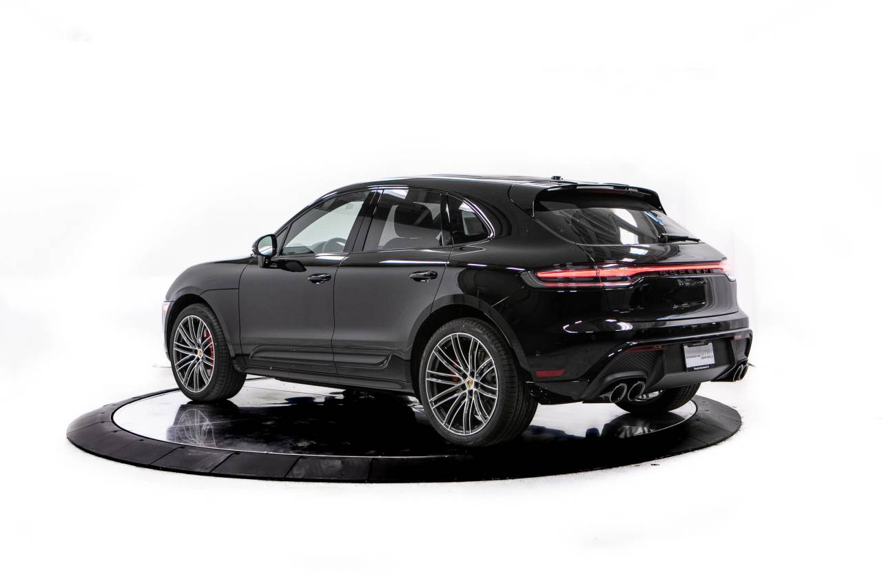 Thumbnail: 2026 Porsche Macan - 3
