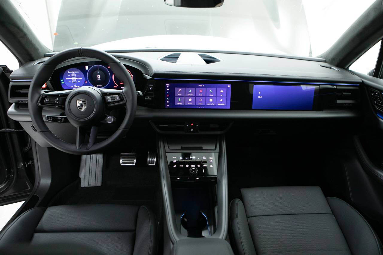 Thumbnail: 2025 Porsche Macan - 20