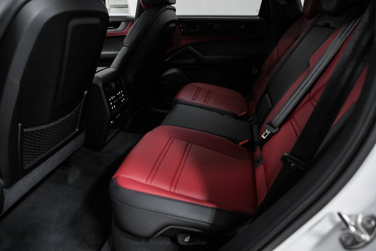 Thumbnail: 2026 Porsche Cayenne - 37