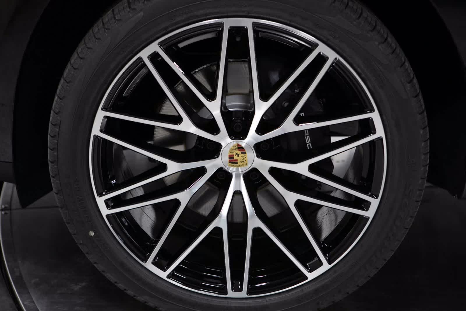 Thumbnail: 2025 Porsche Macan - 11