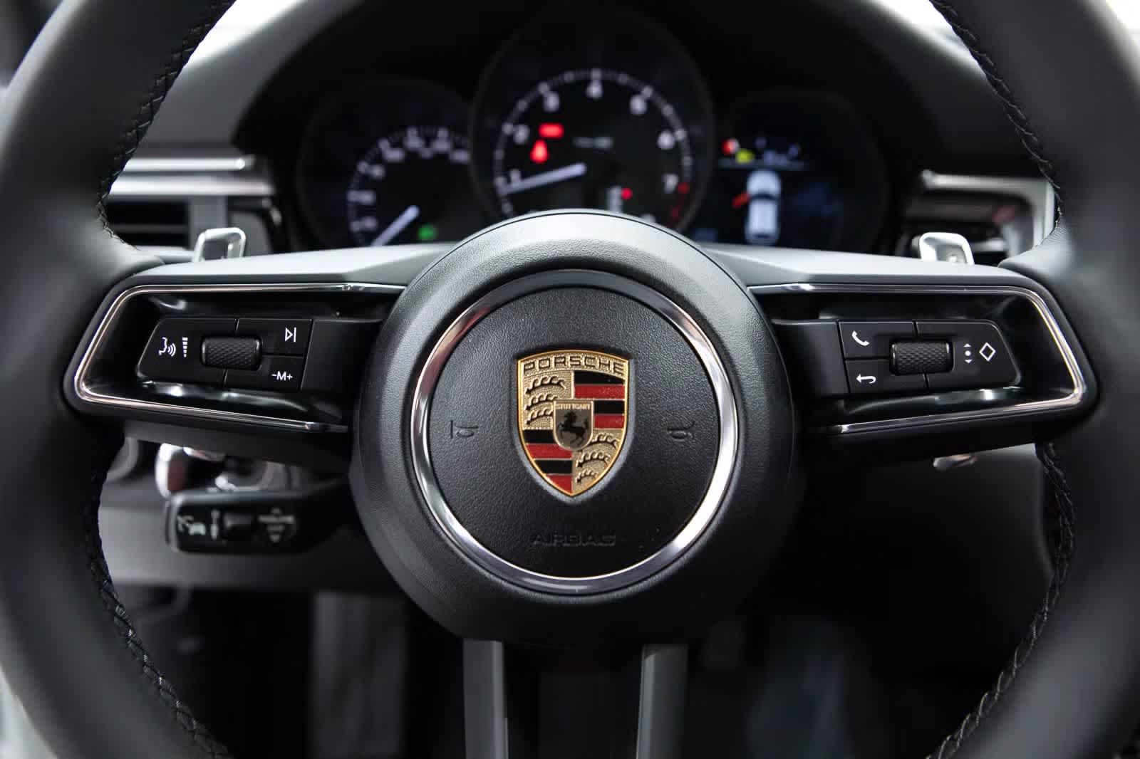 Thumbnail: 2025 Porsche Macan - 14