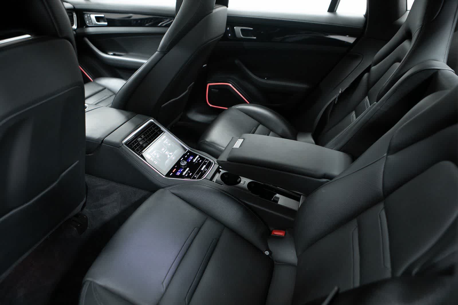 Thumbnail: 2022 Porsche Panamera - 29