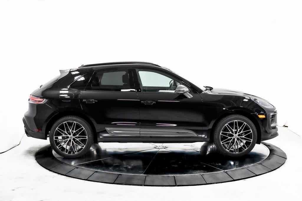Thumbnail: 2025 Porsche Macan - 7