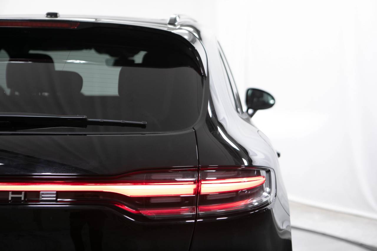 Thumbnail: 2026 Porsche Macan - 18