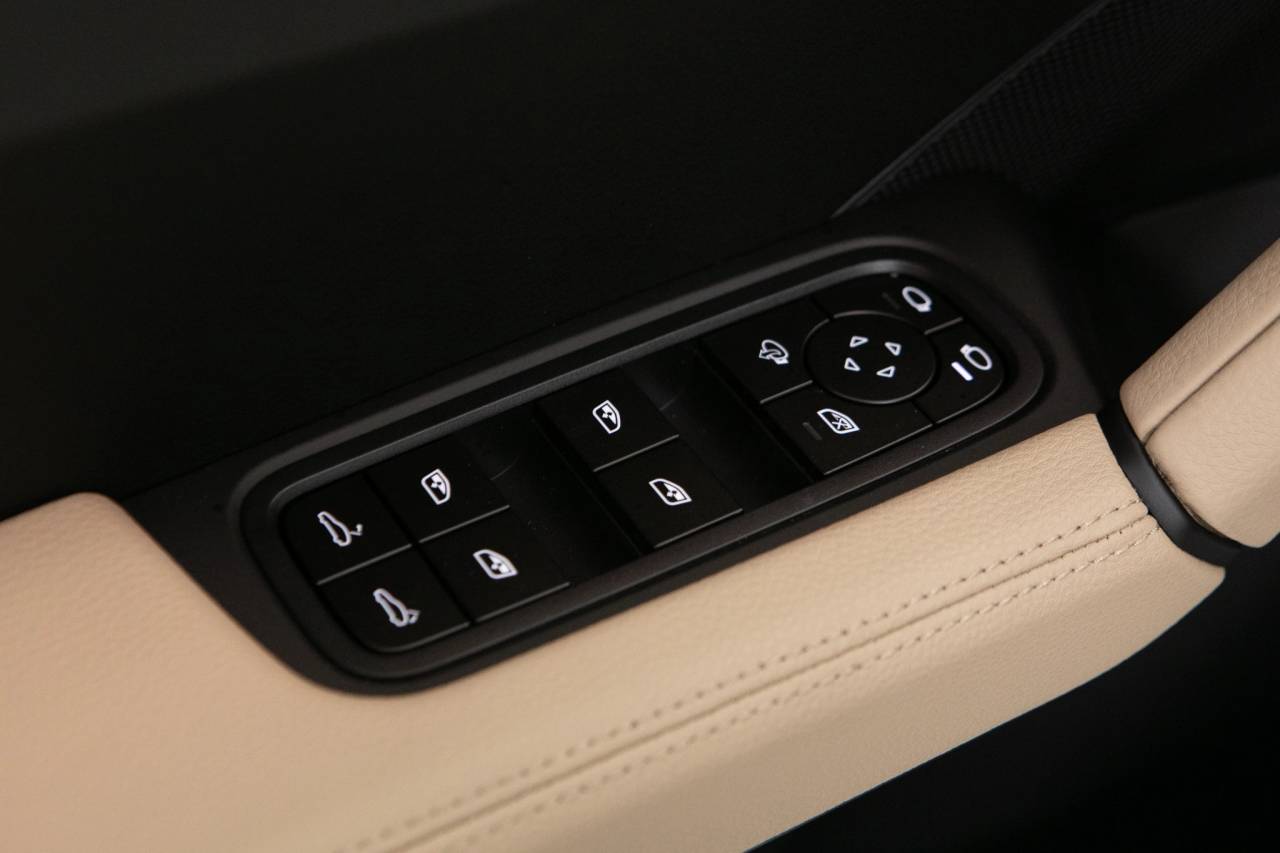 Thumbnail: 2026 Porsche Cayenne - 25