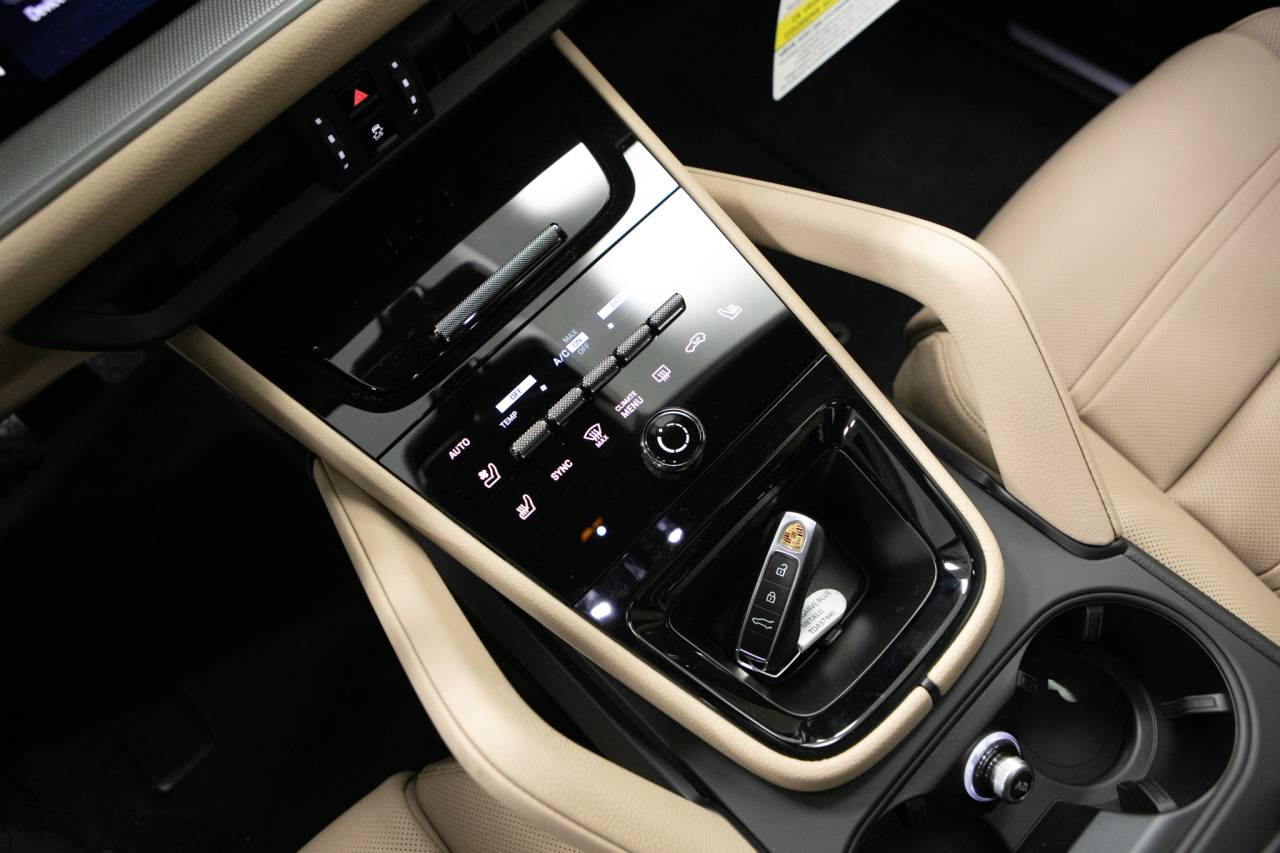 Thumbnail: 2026 Porsche  - 28