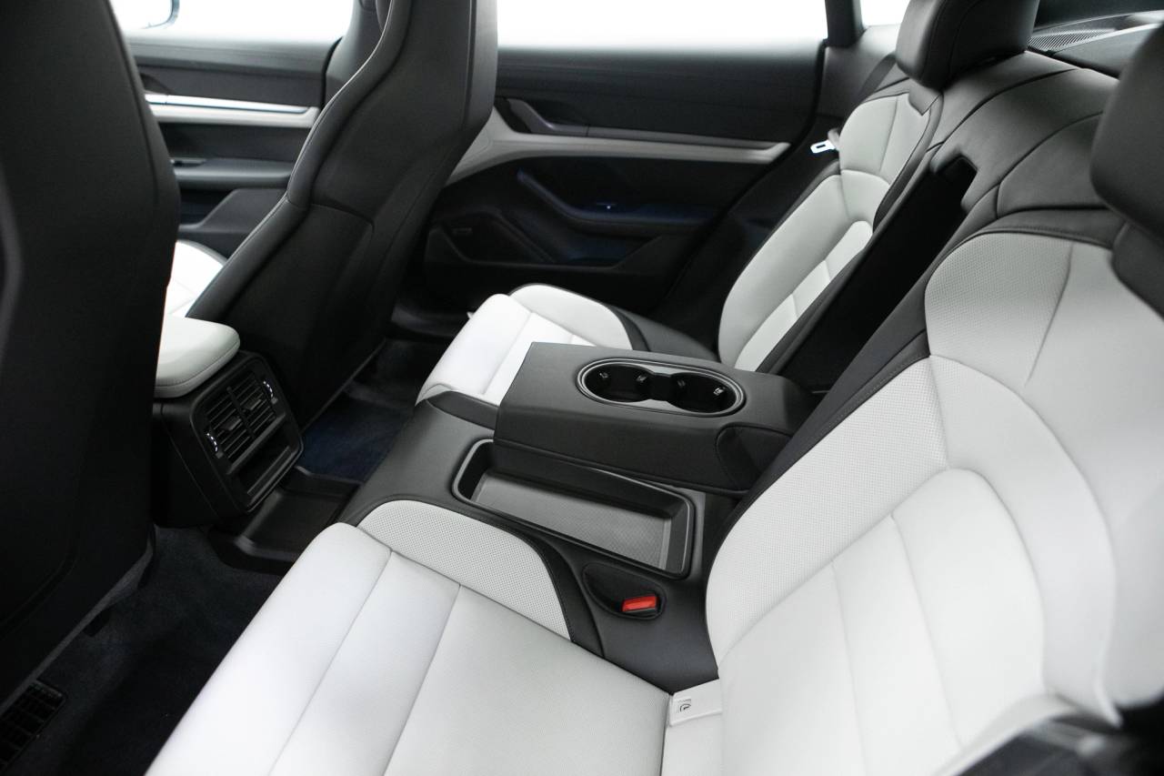 Thumbnail: 2026 Porsche Taycan - 35