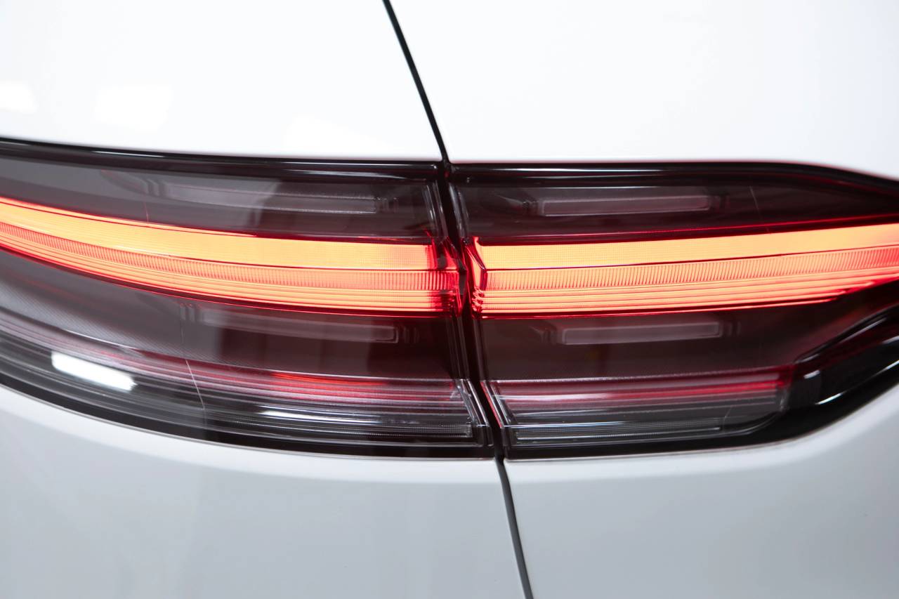 Thumbnail: 2026 Porsche Macan - 15