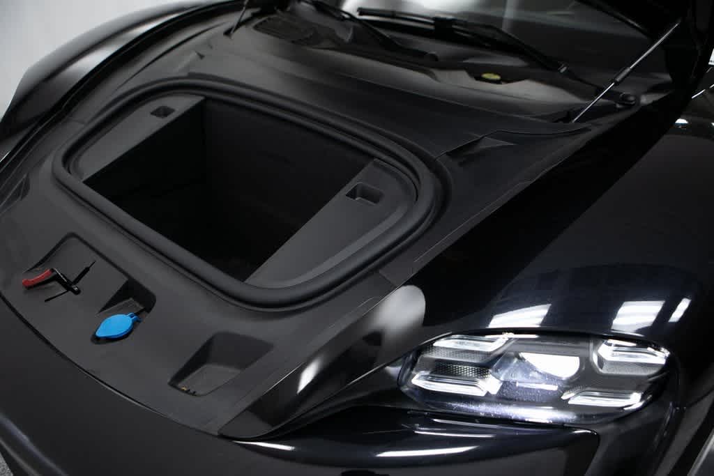 Thumbnail: 2022 Porsche Taycan - 32