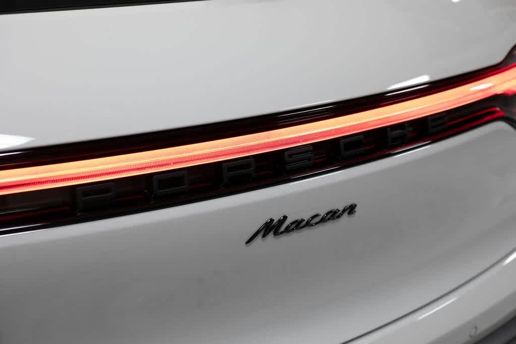 Thumbnail: 2025 Porsche Macan - 37