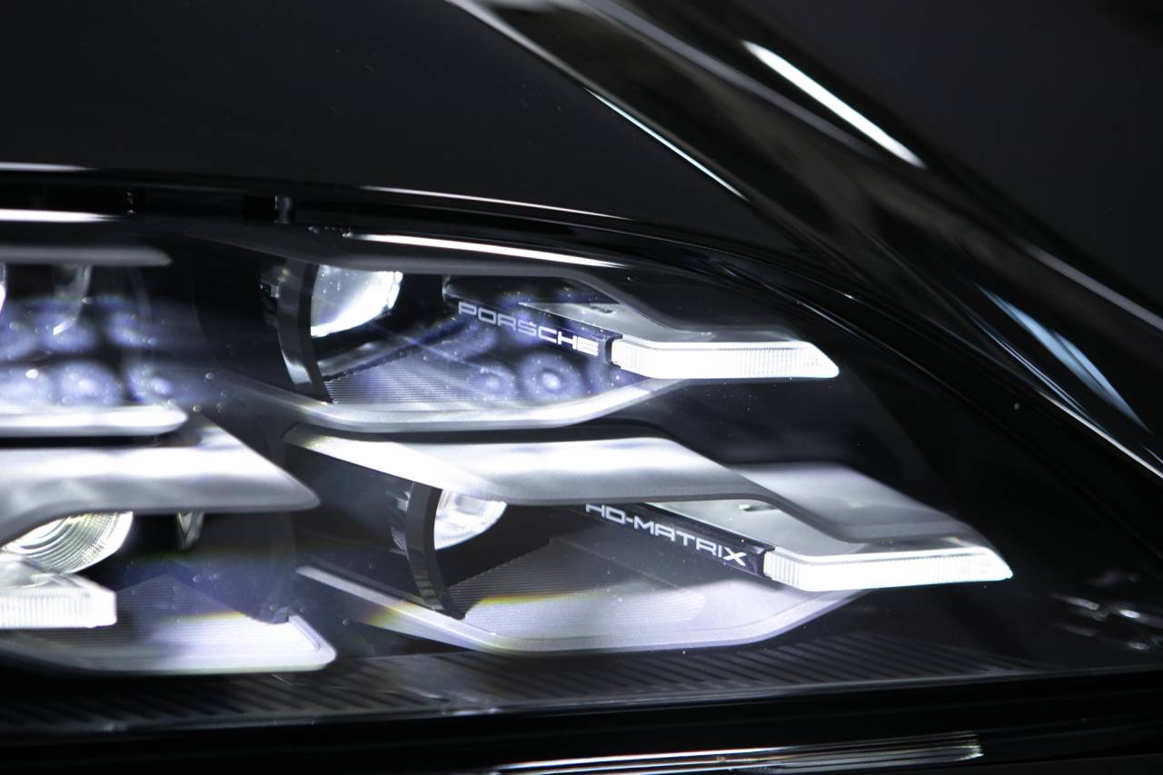 Thumbnail: 2026 Porsche Taycan - 13
