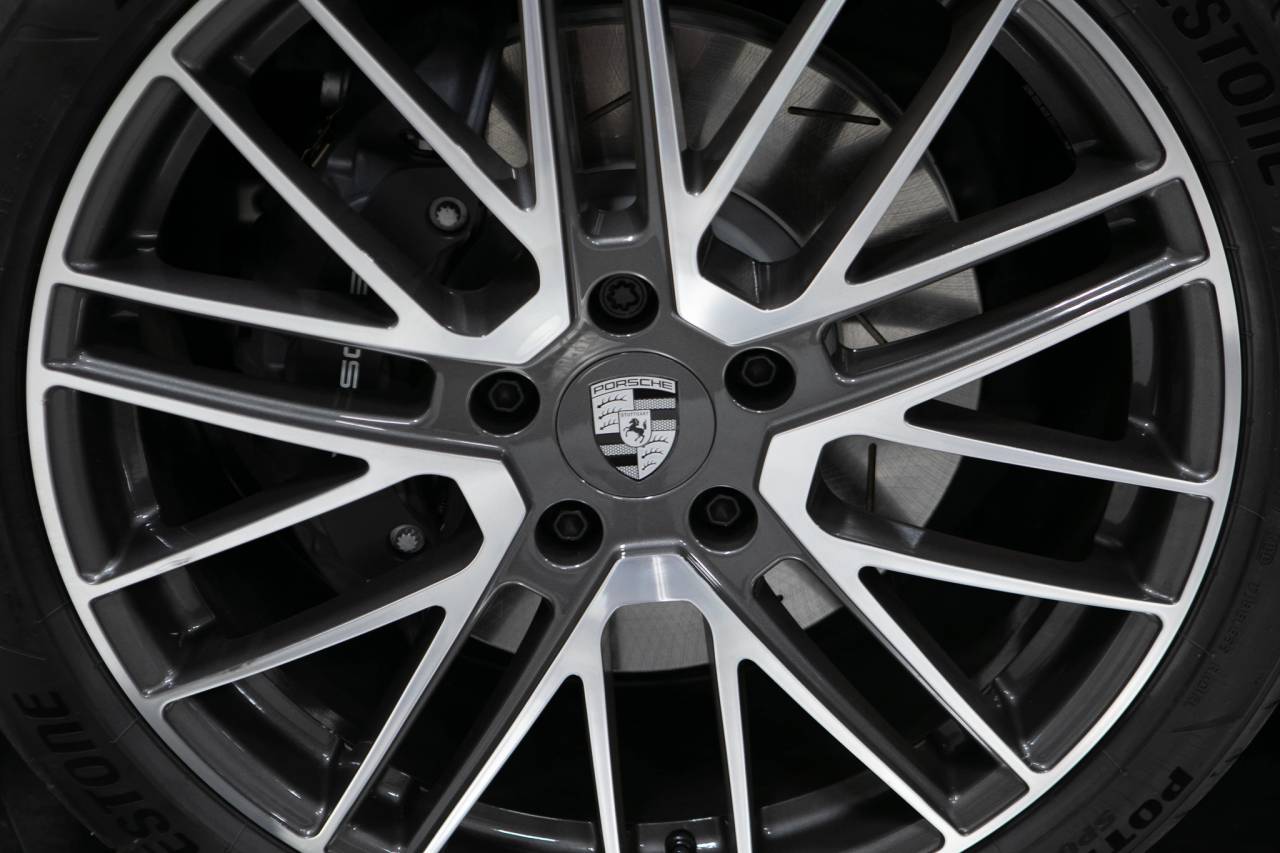 Thumbnail: 2026 Porsche Panamera - 11